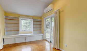 120 Highland Ave, Branford, CT 06405