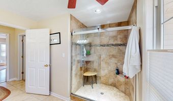 495 Shore Dr, Big Sandy, TN 38221