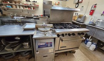 920-924 Parriott St, Aplington, IA 50604