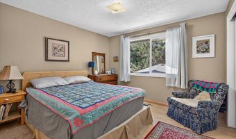 635 Chestnut St, Ashland, OR 97520