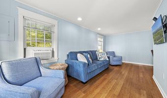 112 8TH St E, Beach Haven, NJ 08008