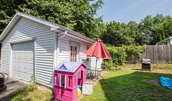55 Sloane Ave, Amsterdam, NY 12010