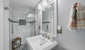 533 E LURAY Ave, Alexandria, VA 22301