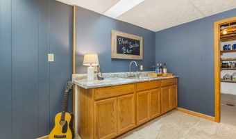 1011 NE 11th Ave, Aberdeen, SD 57401