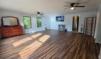 498 Delta Ln, Big Sandy, TN 38221