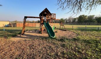 166 Big Oak Dr, Adkins, TX 78101