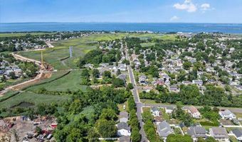 248 Church St, Belford, NJ 07718