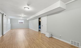 202 Wilson Ct, Anamosa, IA 52205