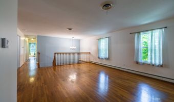 49 Canterbury Dr, Athens, OH 45701