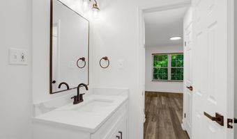 3307 WYNDHAM Cir 2157, Alexandria, VA 22302