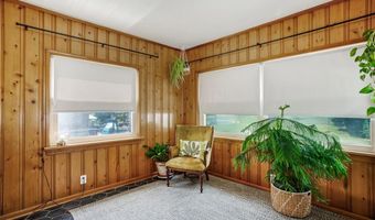 7658 General Meade Ln, Affton, MO 63123