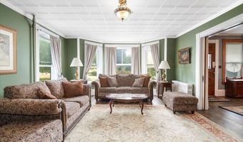 5 Greenhouse Ln, Bradford, NH 03221