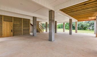 642 N Beach Blvd, Bay St. Louis, MS 39520