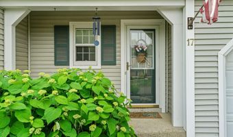 17 Greyledge Dr, Albany, NY 12211