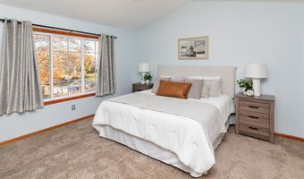 1102 9th Ave SE, Altoona, IA 50009