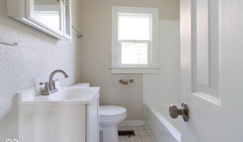 228 E 29th St, Anderson, IN 46016