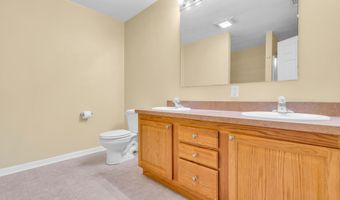 563 Vanderbilt Ave, Bayville, NJ 08721