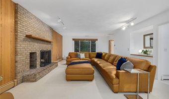 67 Daniel Dr, North Kingstown, RI 02852