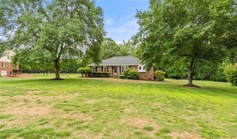 211 Hidden Creek Dr, Advance, NC 27006