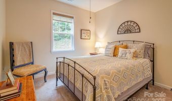 11 River Walk Dr, Asheville, NC 28804