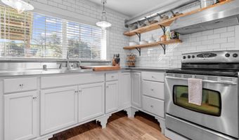 8755 LAKE St, Rockaway Beach, OR 97136