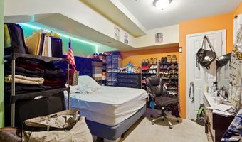 4108 WYNNWOOD Dr, Annandale, VA 22003