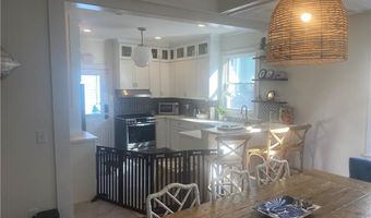 27 Mann Ave, Newport, RI 02840