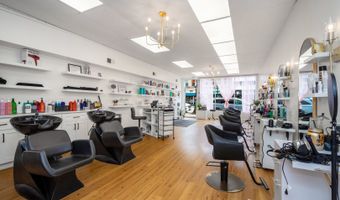 912 Main St, Antioch, IL 60002