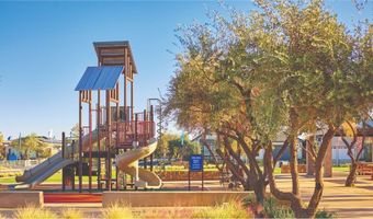 1148 Braxstyn Way W, Madera, CA 93636