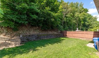 2442 Lisa Ln, Allentown, PA 18104
