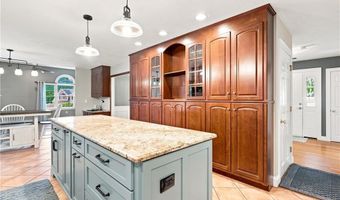6 Cathedral Ct, Cumberland, RI 02864