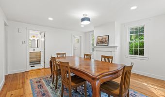 259 Falmouth Rd, Falmouth, ME 04105