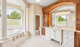 25173 Pin Oak Dr, Adel, IA 50003