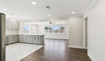 300 CHINCHILLA Dr, Arabi, LA 70032