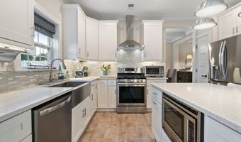 4 HARPOON Dr, Barnegat, NJ 08005