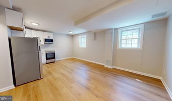 706 N CLEVELAND St, Arlington, VA 22201