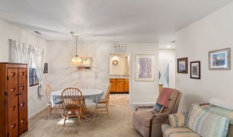 156 Heatherwood Dr 156, Brookfield, CT 06804