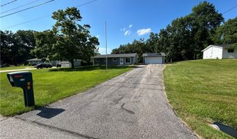 784 Robinhood Dr, Aurora, OH 44202