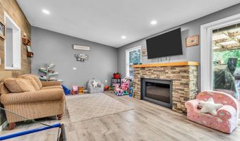 5 Midship Dr, Barnegat, NJ 08005