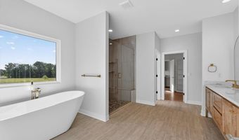 422 NE Lakota Dr, Adrian, MO 64720