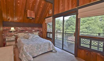 37 Lakeview Dr, Albrightsville, PA 18210