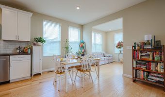 580 N Highlander Way, Addison, IL 60101