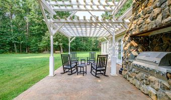 2 Windsor Dr, Alfred, ME 04002