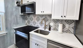 13 AUBURN Ct B, Alexandria, VA 22305