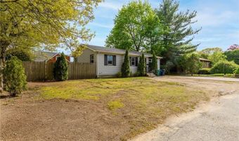 4 Ellsworth St, Warwick, RI 02886