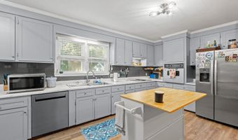 406 S Rosemary Ave, Andrews, SC 29510