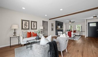 378 Palermo Dr, Ballwin, MO 63021