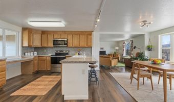 52 Road 8UC, Clark, WY 82435