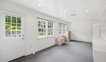 7556 PEPPERELL Dr, Bethesda, MD 20817