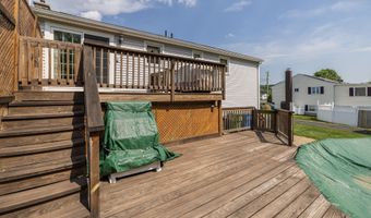 14 Hotchkiss Dr, Bristol, CT 06010